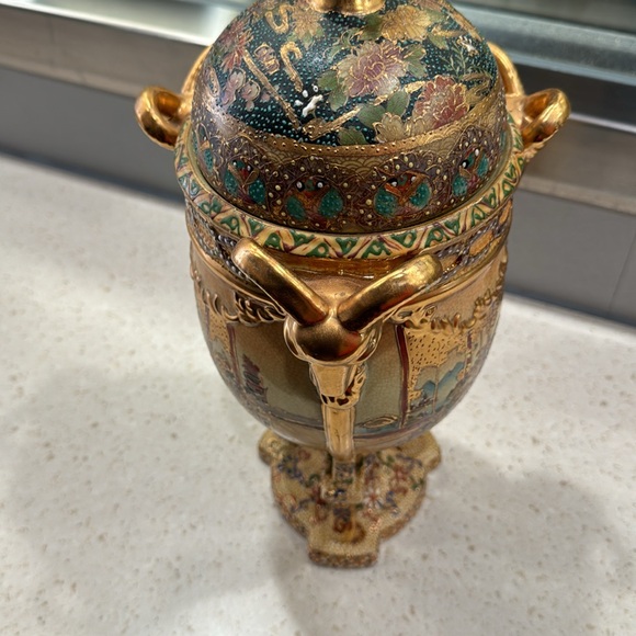 VINTAGE ROYAL SATSUMA VASE, TRIPLE HANDLE, HAND PAINTED, JAPANESE - Picture 3 of 11